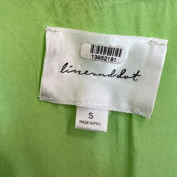 LINE & DOT Willow V-Neck Top Neon Green Size Small RTW - Picture 3 of 11